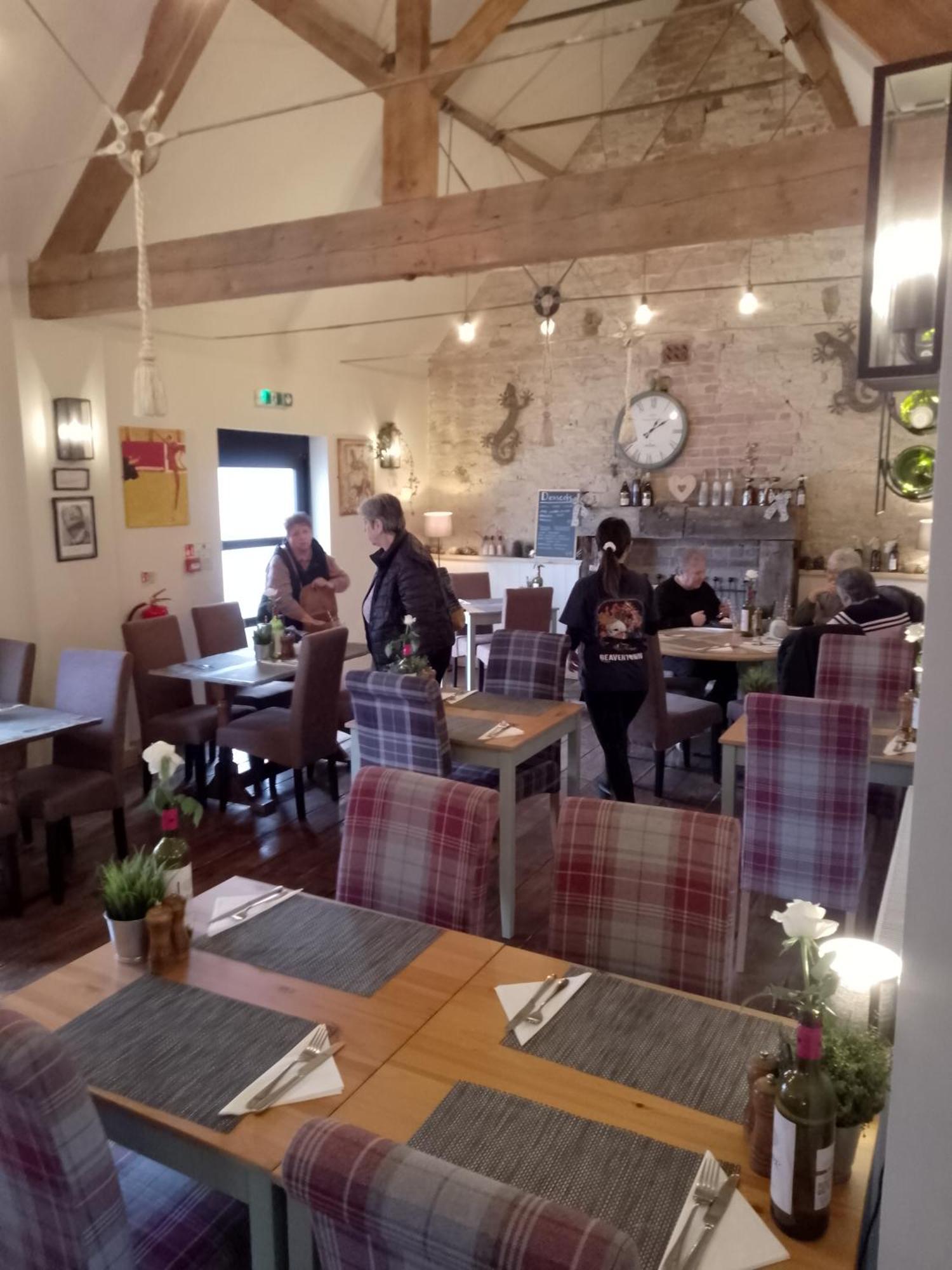 Sanctuary Inn Bolsover Екстериор снимка